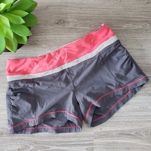 LULULEMON | Groovy Run short grey/pink
